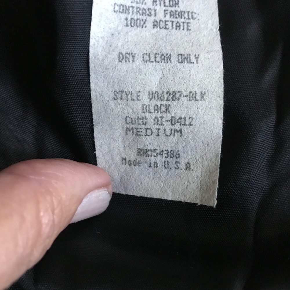 Vintage JUDY KNAPP CALIFORNIA ,size  M black velvet like vest! - Picture 11 of 16